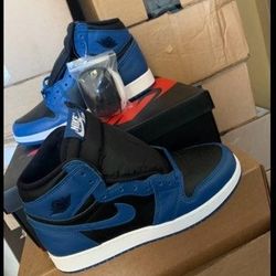 Brand New Nike Air Jordan Retro 1 Shoes Marine Blue Size 5Y&6Y