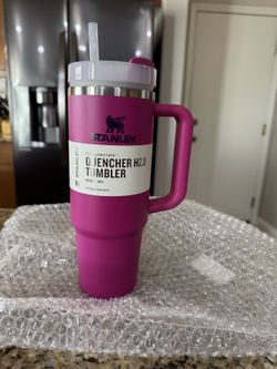 New 30 Oz Fuchsia Stanley