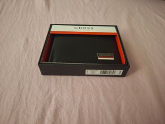 GUESS Men’s Black Bifold Wallet, Solid w/ Logo Accent Folding
