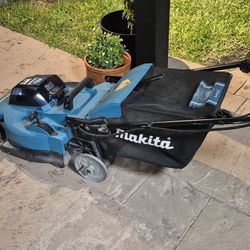 Maquina De Cortar Zacate De Bateria