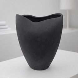 Modern Matte Black Decorative Vase – Large
