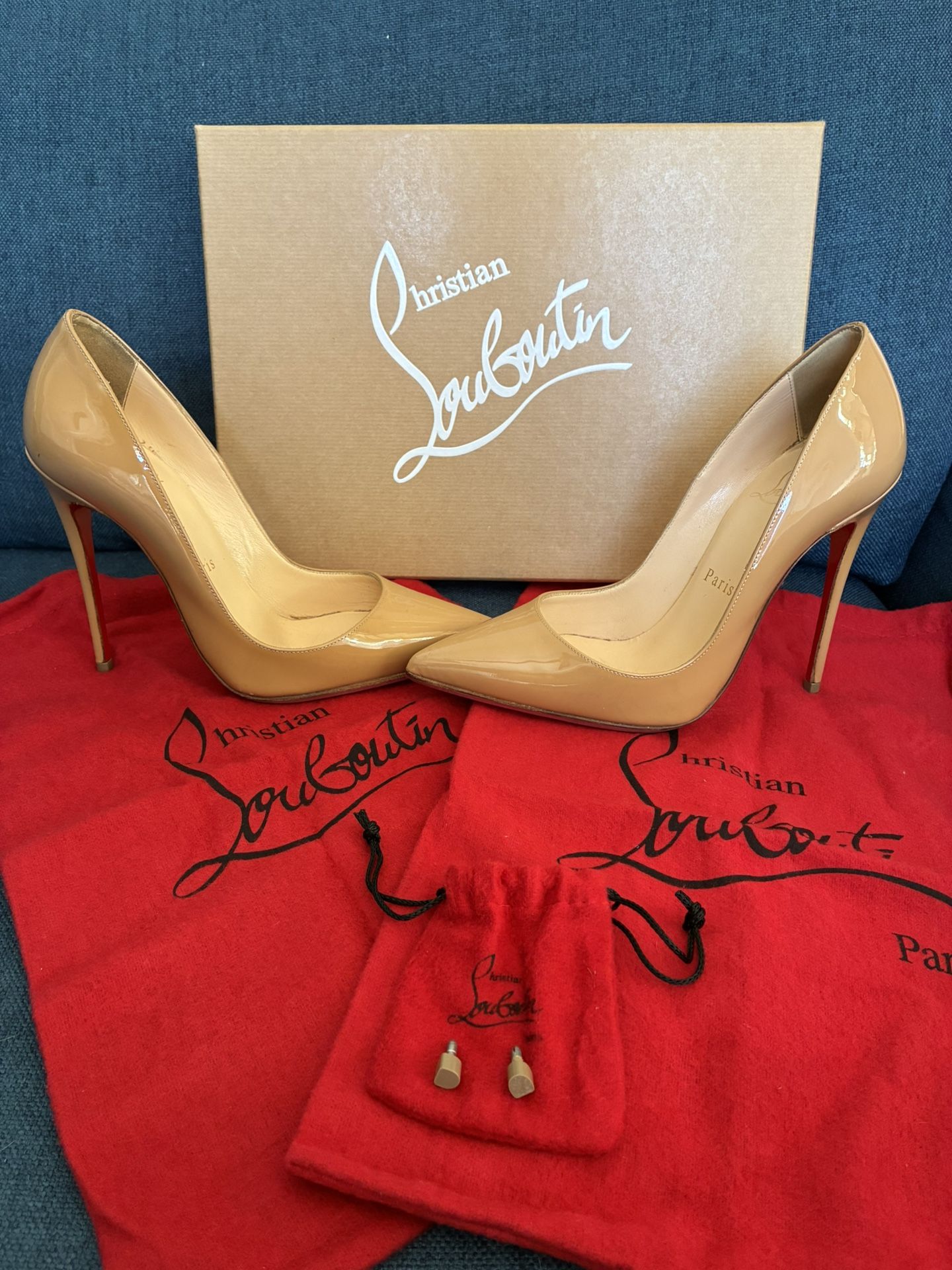 Christian Louboutin So Kate Size 34 1/2 Nude