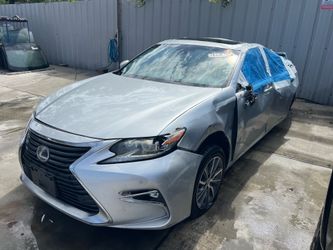 2017 Lexus es300h for part