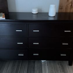 Dresser And 2 Night Stands 