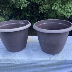 Set Of 2 18" CTI Plastic Planting Pots Planter In Good Condition