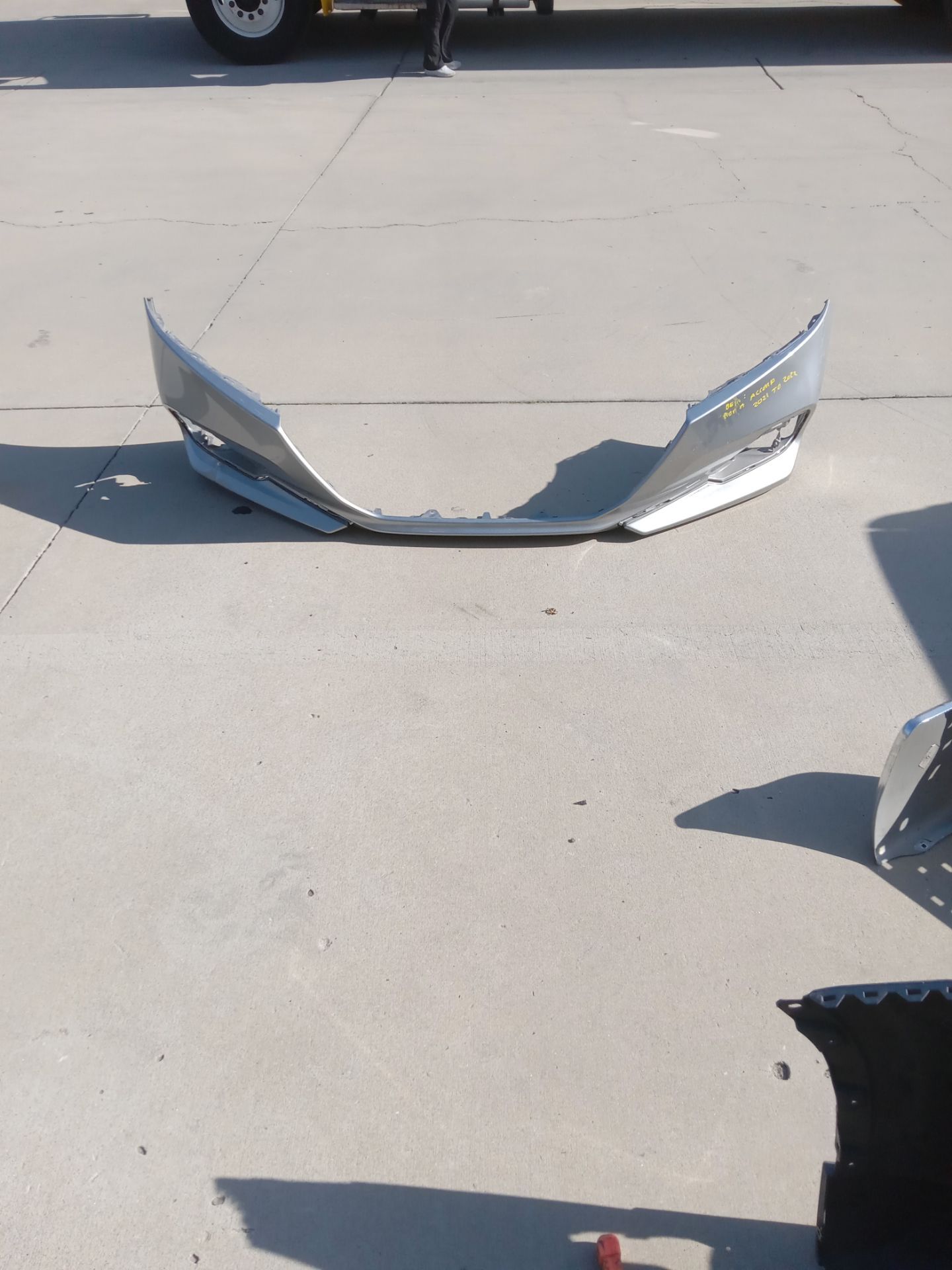 21 to 22 front bumper honda accord ( oem)