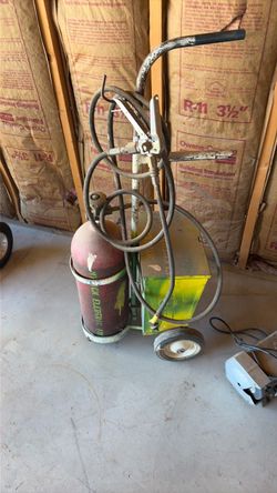 Co2 fishing systems with box cart and full tank