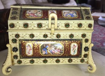 French Antique dresser casket
