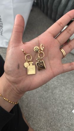 Chanel clips