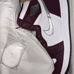 Jordan 1 High Bordeaux