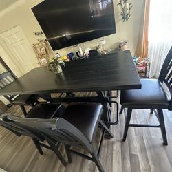 Dinning Table 