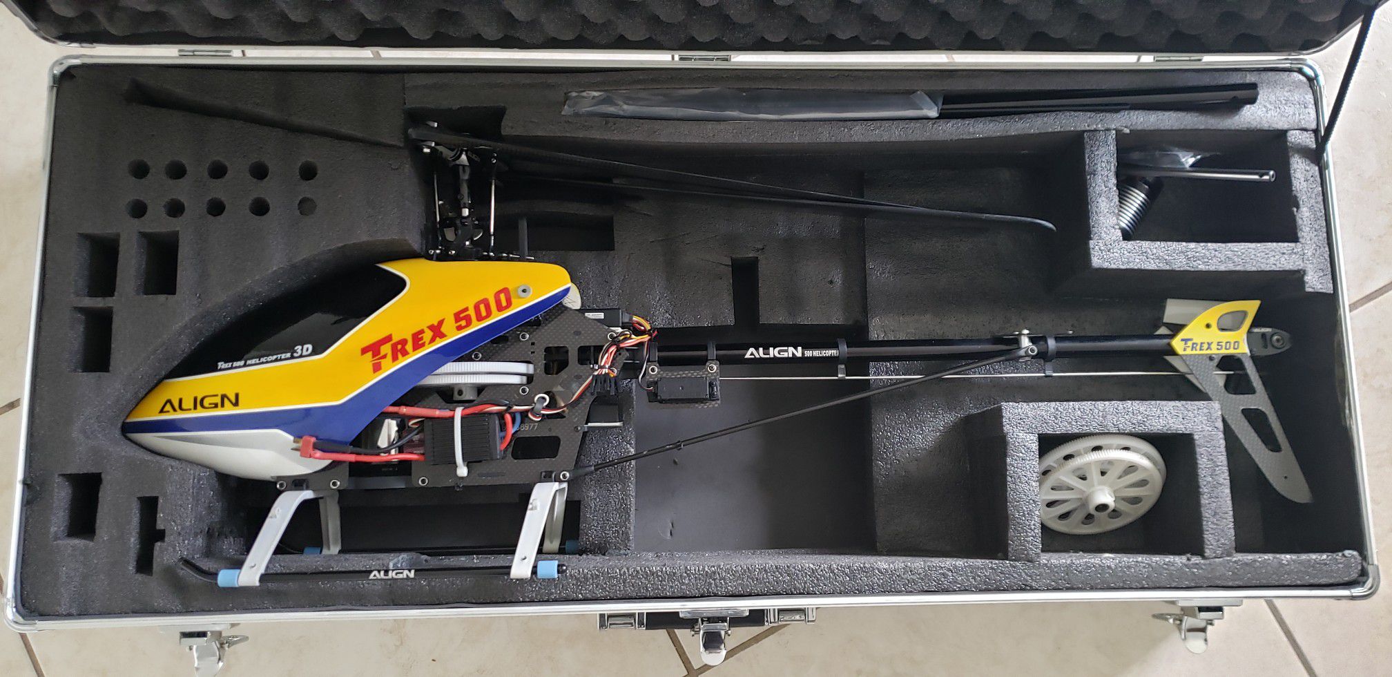 Align Trex 500 with case helicopter