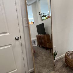 Light Wood Easel Floor Mirror 