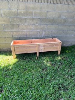 Cedar raised planter
