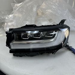  Toyota LAND CRUISER LC(contact info removed)-2023 LED Headlights （left）