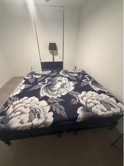 King size bed + mattress