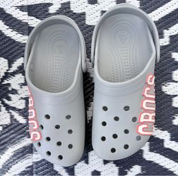 Crocs  Women’s 8 Men’s 6