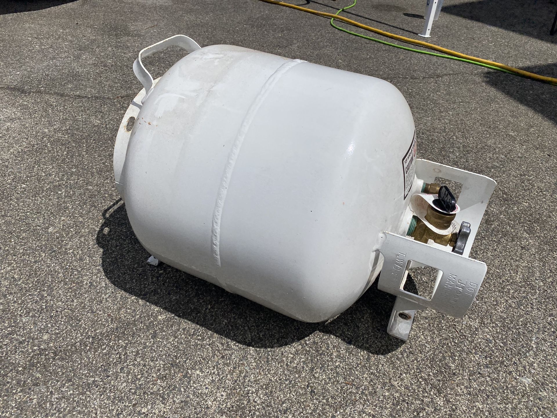 manchester-20lb-horizontal-rv-truck-camper-propane-tank-for-sale-in