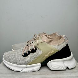 Nautica Women’s Lace-Up Jogger Sneakers •Size 11•