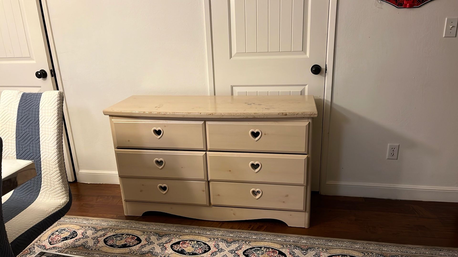 Dresser 