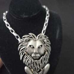 Vtg Lion Pendant(3.75"x2.25") Necklace 1960s 1970s Jewelry