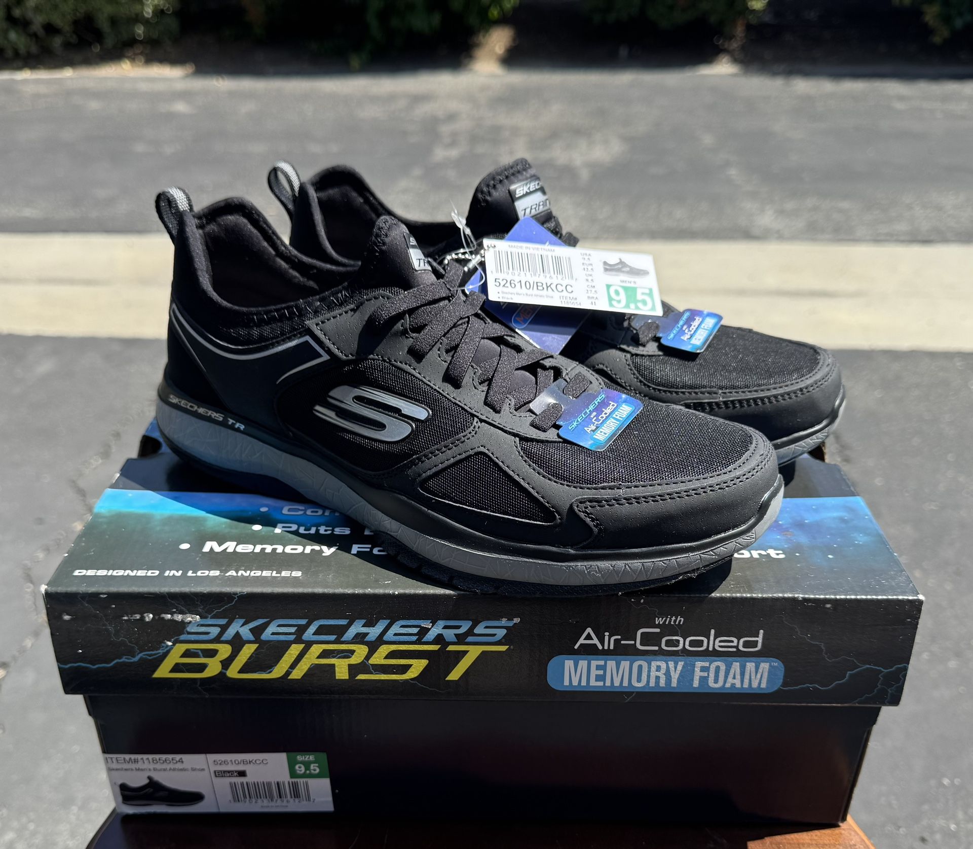 BRAND NEW IN BOX NEVER WORN Skechers Hyper Burst Men’s Athletic Shoes Sneakers Trainers Size US Men’s 9.5 9 1/2