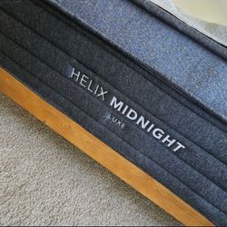 Helix Midnight Luxe King Mattress 
