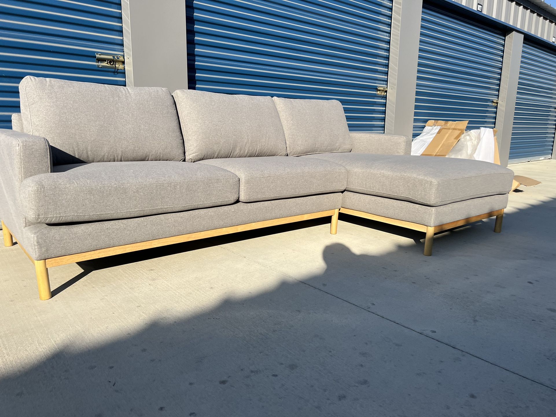 Brand New. Mid Century Modern 🛋️. Original Retail $2209
