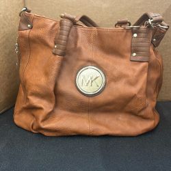 Michael Kors Purse. Item No (Shopgoodwill)