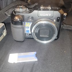 Sony Cyber Shot DSC-V3 4X Zoom 7.2mp Camera 