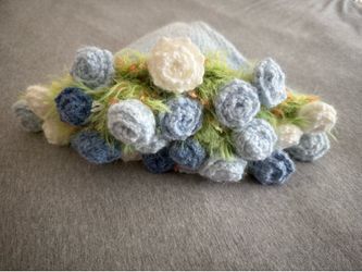 🌹 Handmade 🌹 Crocheted Rose Blanket Blue & White Round Rug