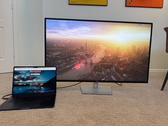 Dell UltraSharp 43" 4K USB-C Hub Monitor (U4323QE)