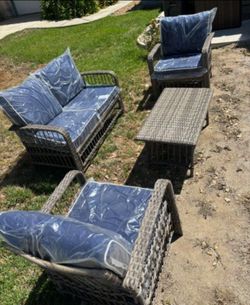 4-Piece patio furniture set high quality deep seating cushions resin outdoor patio furniture brand new in the box 🚛🚎🆕☑️