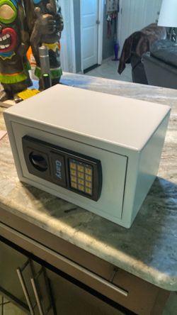 Gary Gun Safe like new