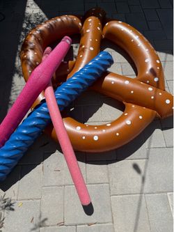 Free Pool Floats