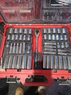 Husky 1/2" Metric And Standard Sockets