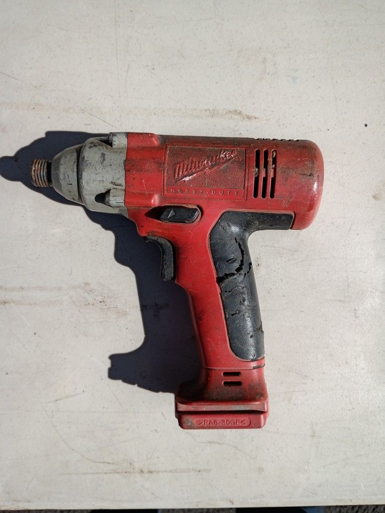 Milwaukee Heavy Duty Impact Wrench 