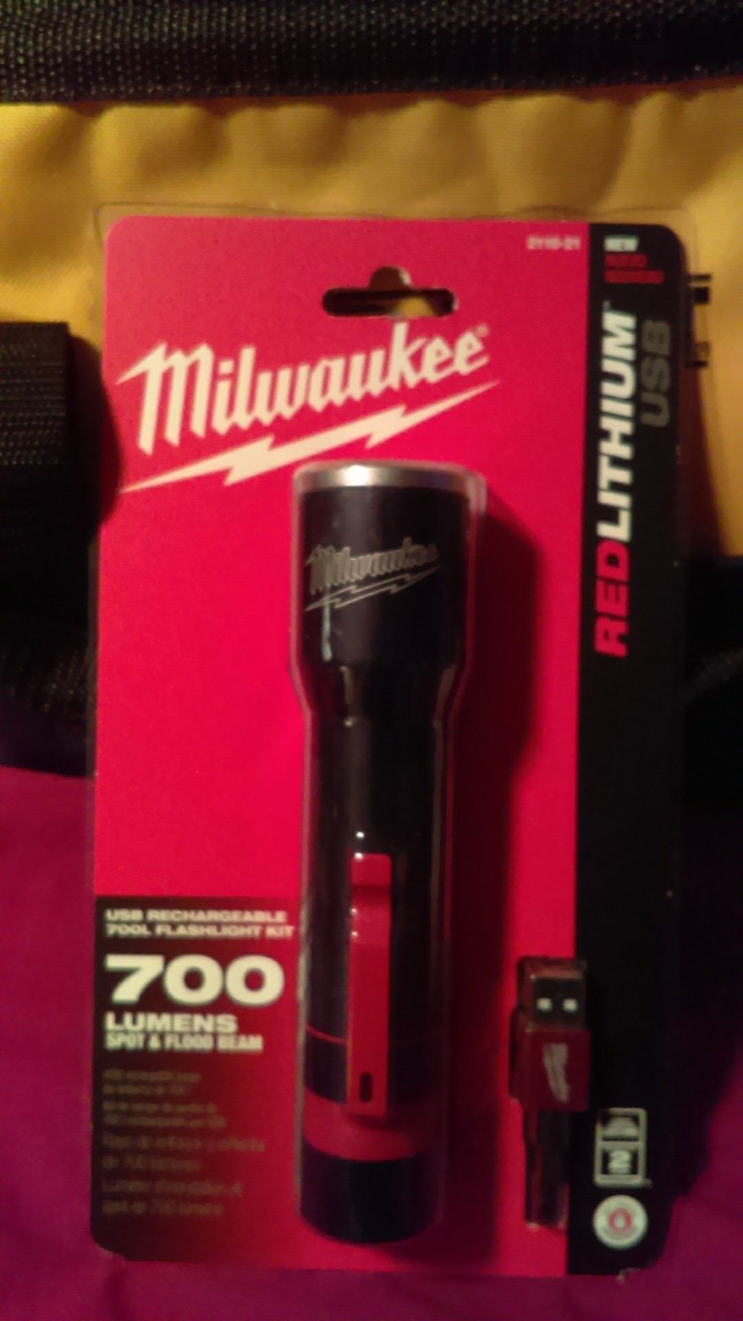 Milwaukee 700 lumens rechargeable flashlight