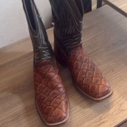 Women’s Cowboy Boots - Size 8