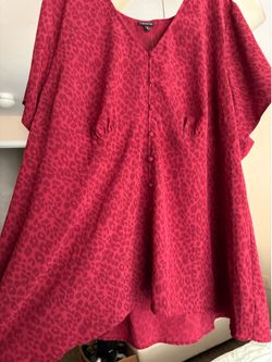 Torrid burgundy leopard print faux button blouse 5x