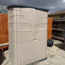 Rubbermaid Storage Shed 