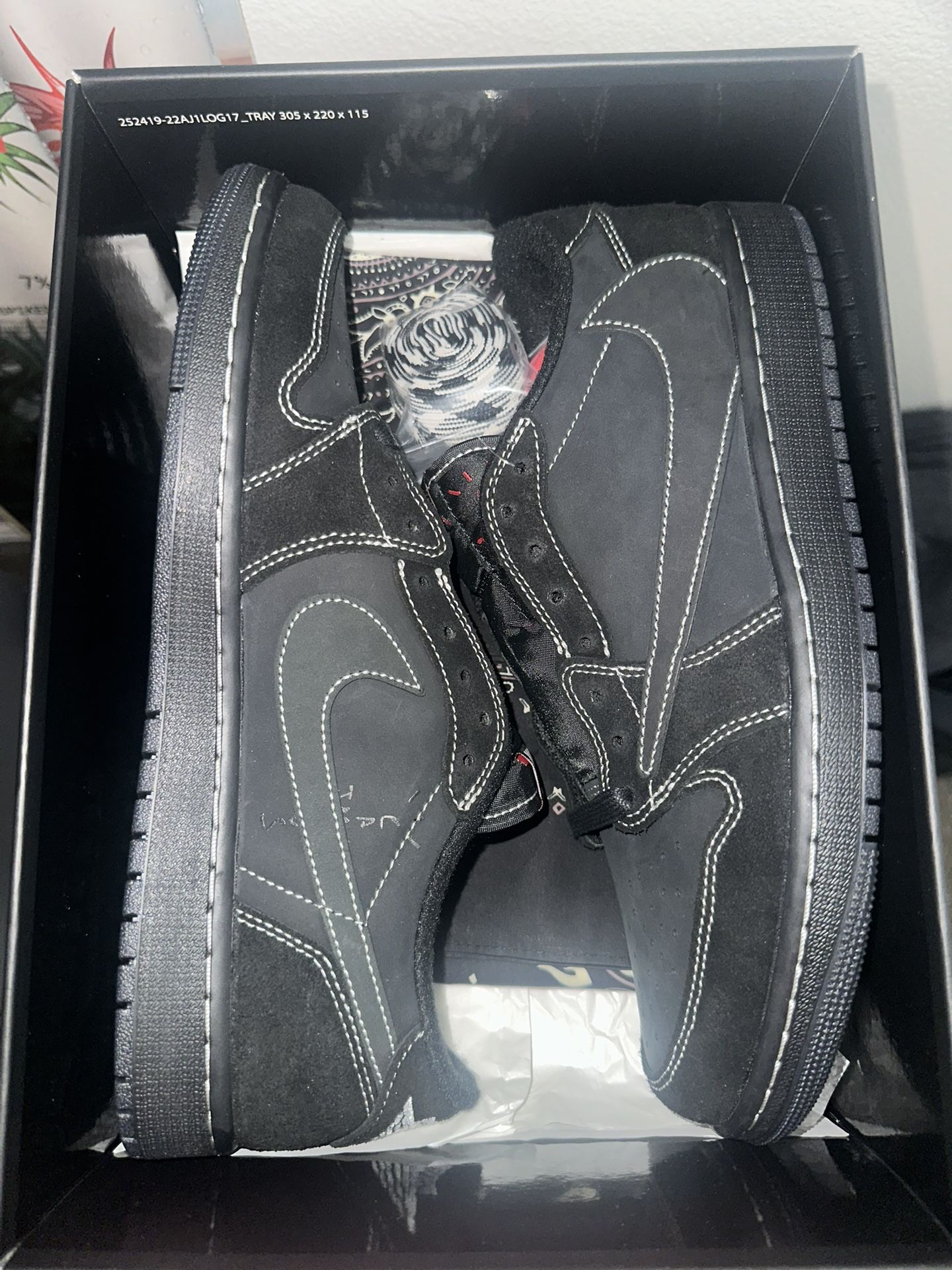 Jordan 1 Low Travis Scott Phantom