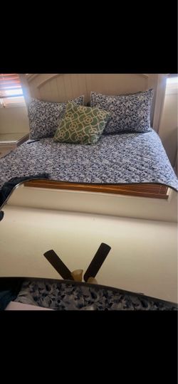Queen size bed