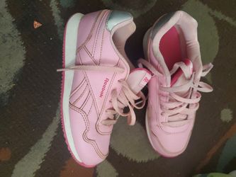 Girls size 13 pink Reebok