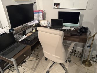 Corner Computer Table