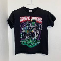 Grave Digger Monster Jam Truck T-Shirt Size Youth Boys Large 2022