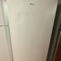 Amana Upright Freezer/ Freezer Amana FINANCE AVAILABLE