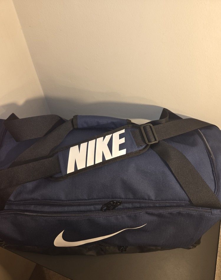 New Nike Duffel Carry On Sports Bag