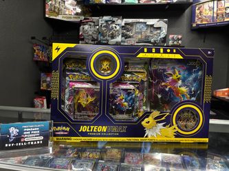 Pokemon Jolteon VMax Premium Collection