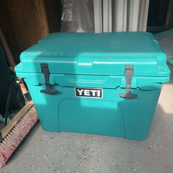 Yeti Cooler 35L